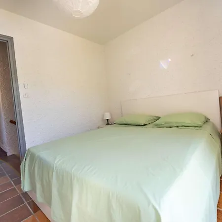 Eglantine- Piscine- Calme *