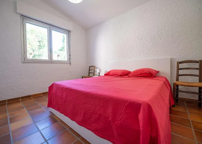 Eglantine- Piscine- Calme Villa