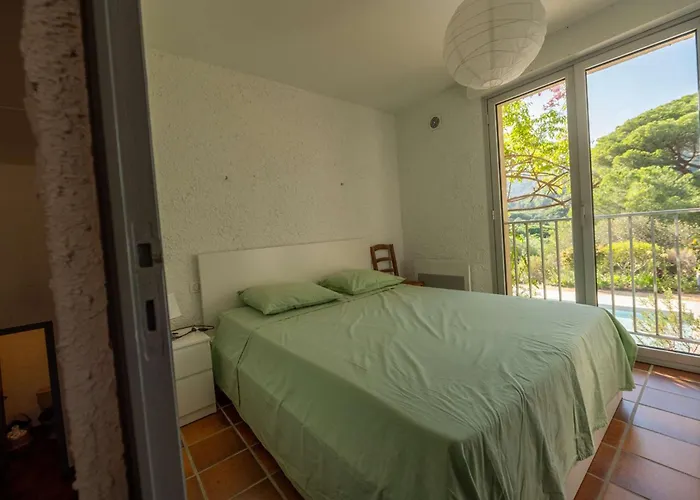 Eglantine- Piscine- Calme * Le Lavandou