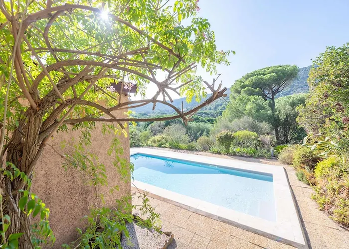 Eglantine- Piscine- Calme Villa